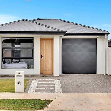 The Art Of Zen - Modern Comfort Between Beach And Cbd Villa Adelaide Exterior photo